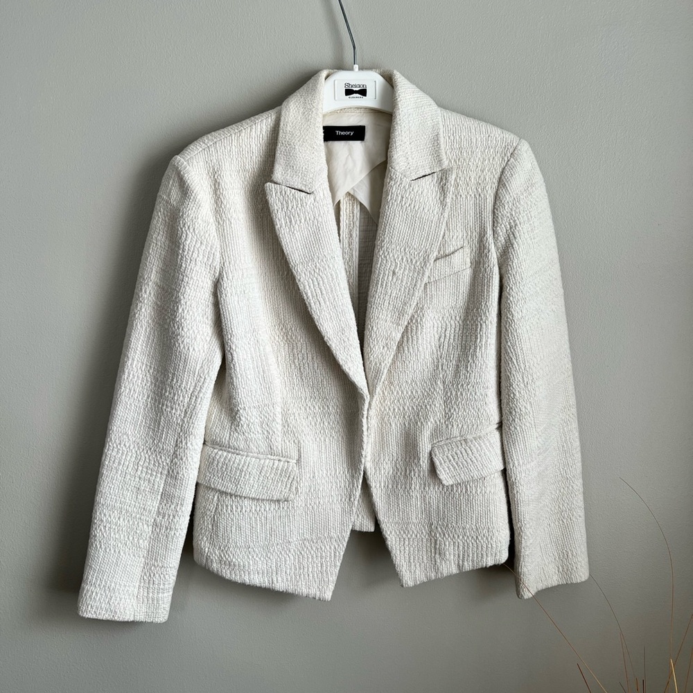 Theory Shrunken Cream Tweed Blazer size 2